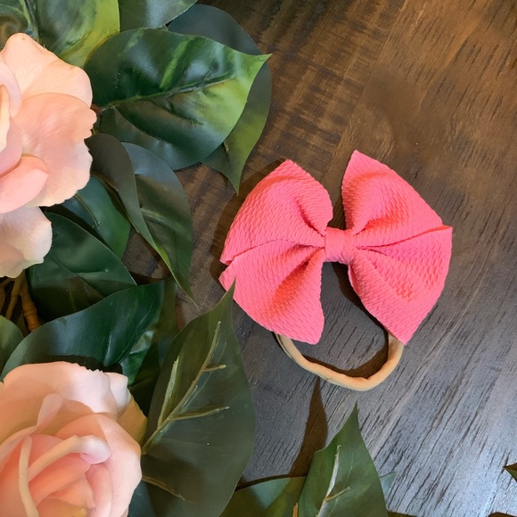 Nylon bow headband. - Picture 2 of 3